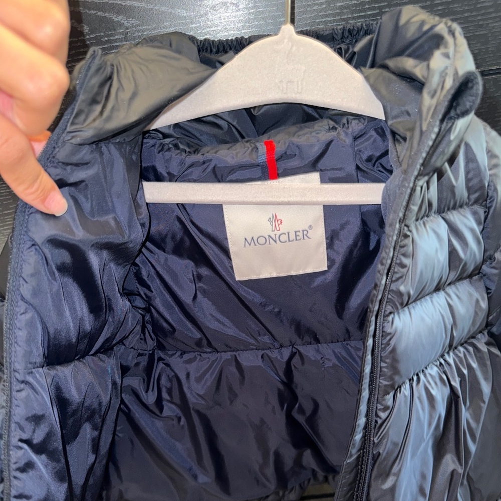 Moncler Girls Baby Odile Hooded Down Jacket
Like New
Used 2 Times